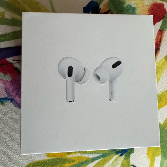 Apple AirPods Pro with Charging Case - White - Picture 11 of 11